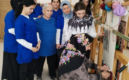 79 yaşlı nənə hər gün dərsdə: İndi imtahana hazırlaşır  