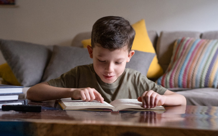 İbtidai siniflərdə oxu problemi: Diqqət sürətə, yoxsa məzmuna verilsin?