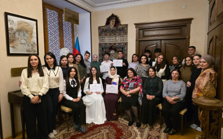 Göytəpə məktəbliləri Hüseyn Cavidin “Ana” pyesini ev muzeyində səhnələşdirdilər 