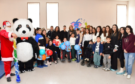 Tələbələr sağlamlıq imkanları məhdud uşaqları sevindirib     