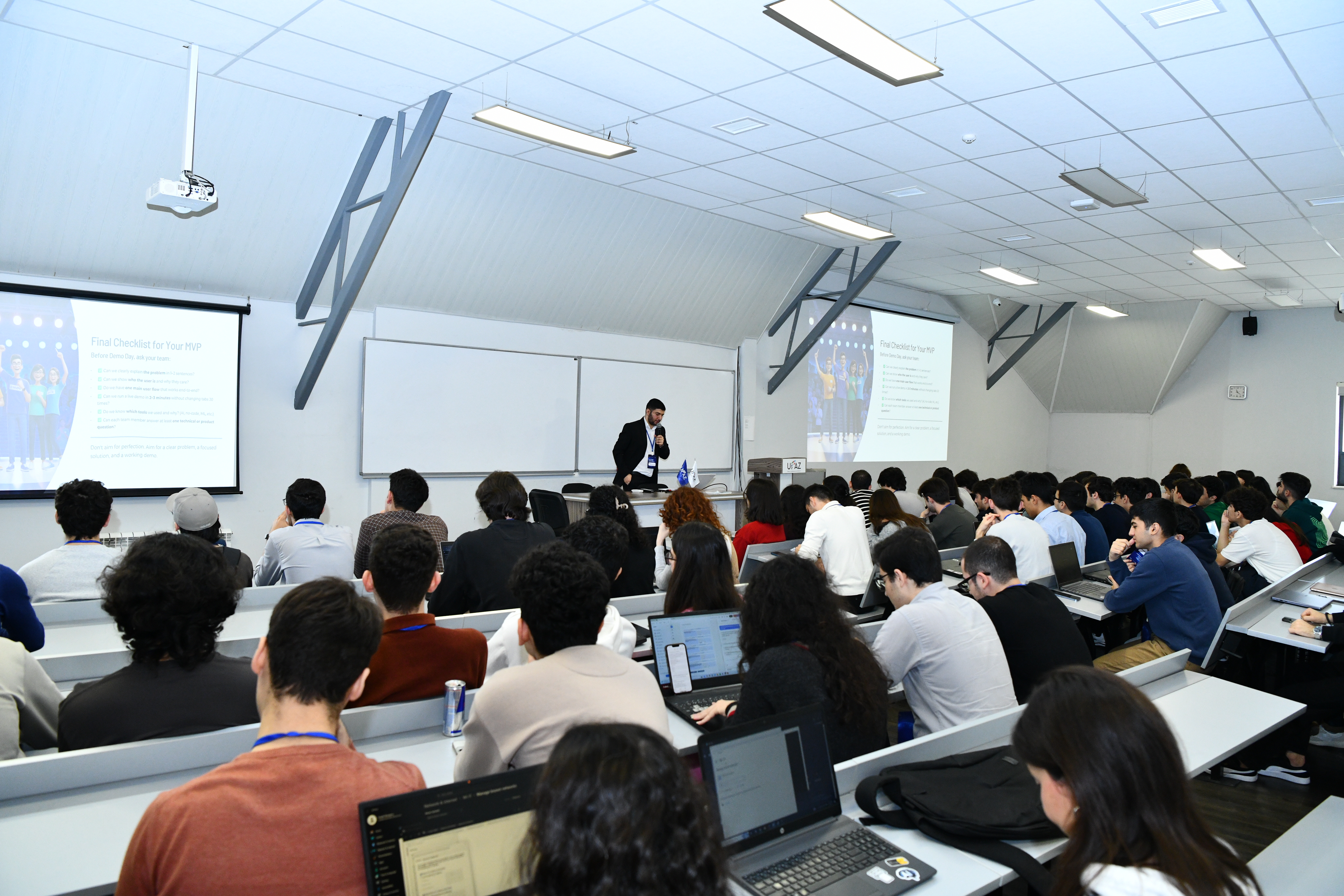 ADNSU və UFAZ tələbələri üçün “Qabaqcıl süni intellekt və maşın öyrənmə tətbiqləri” hakatonu keçirilib