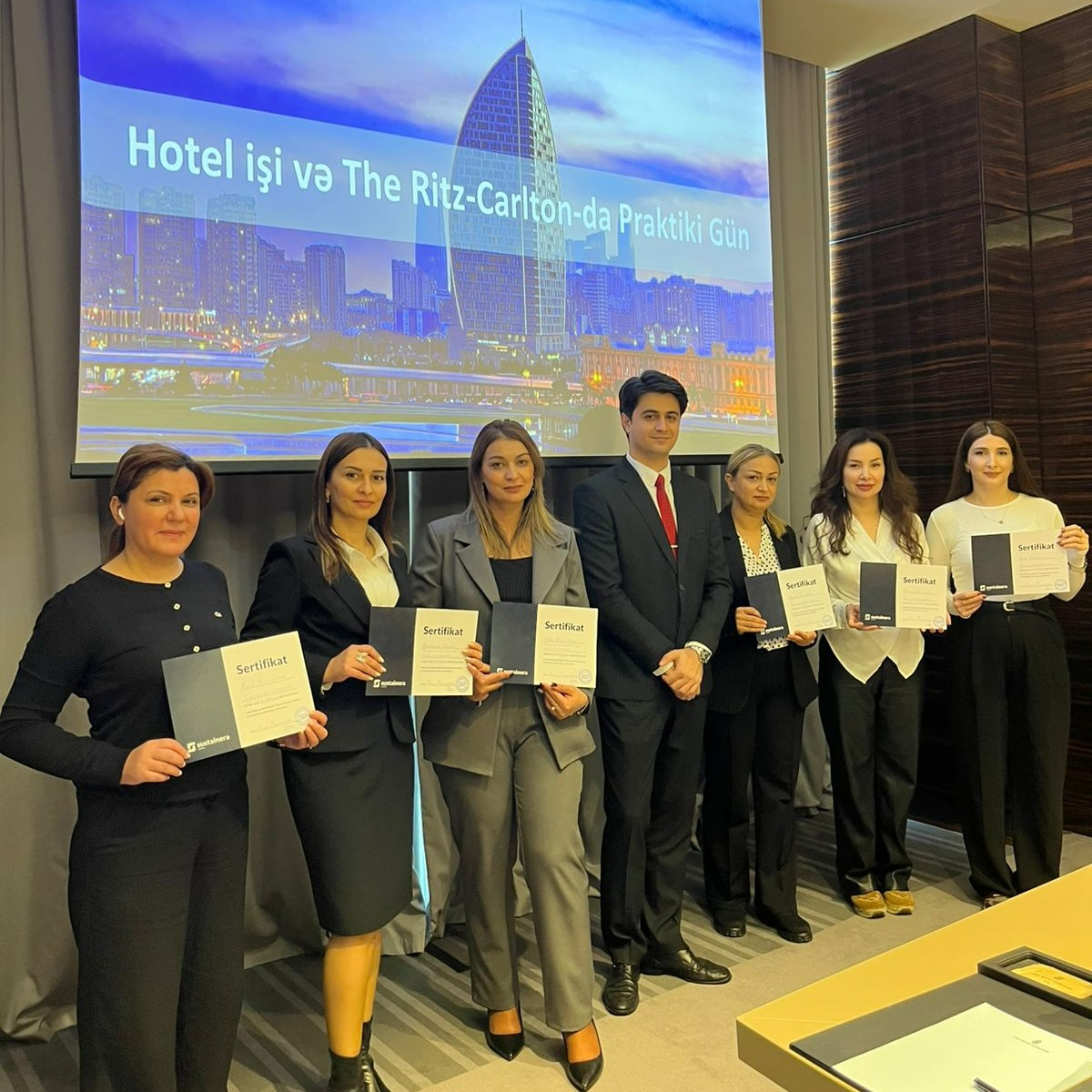 Peşə təhsilverənləri üçün ixtisasartırma təlimləri yekunlaşıb