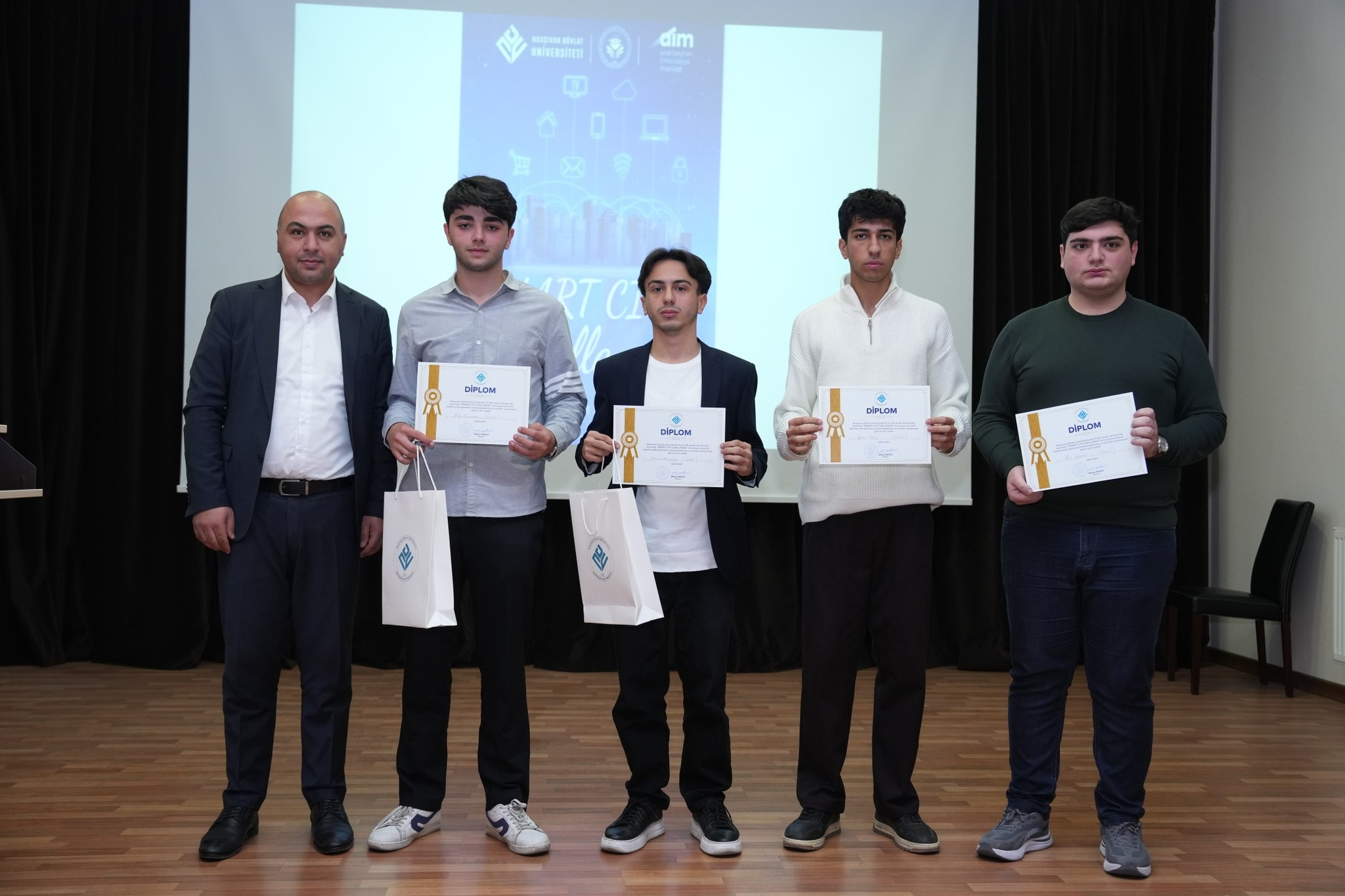 NDU-da “Smart City Challenge” IDEATONU keçirilib