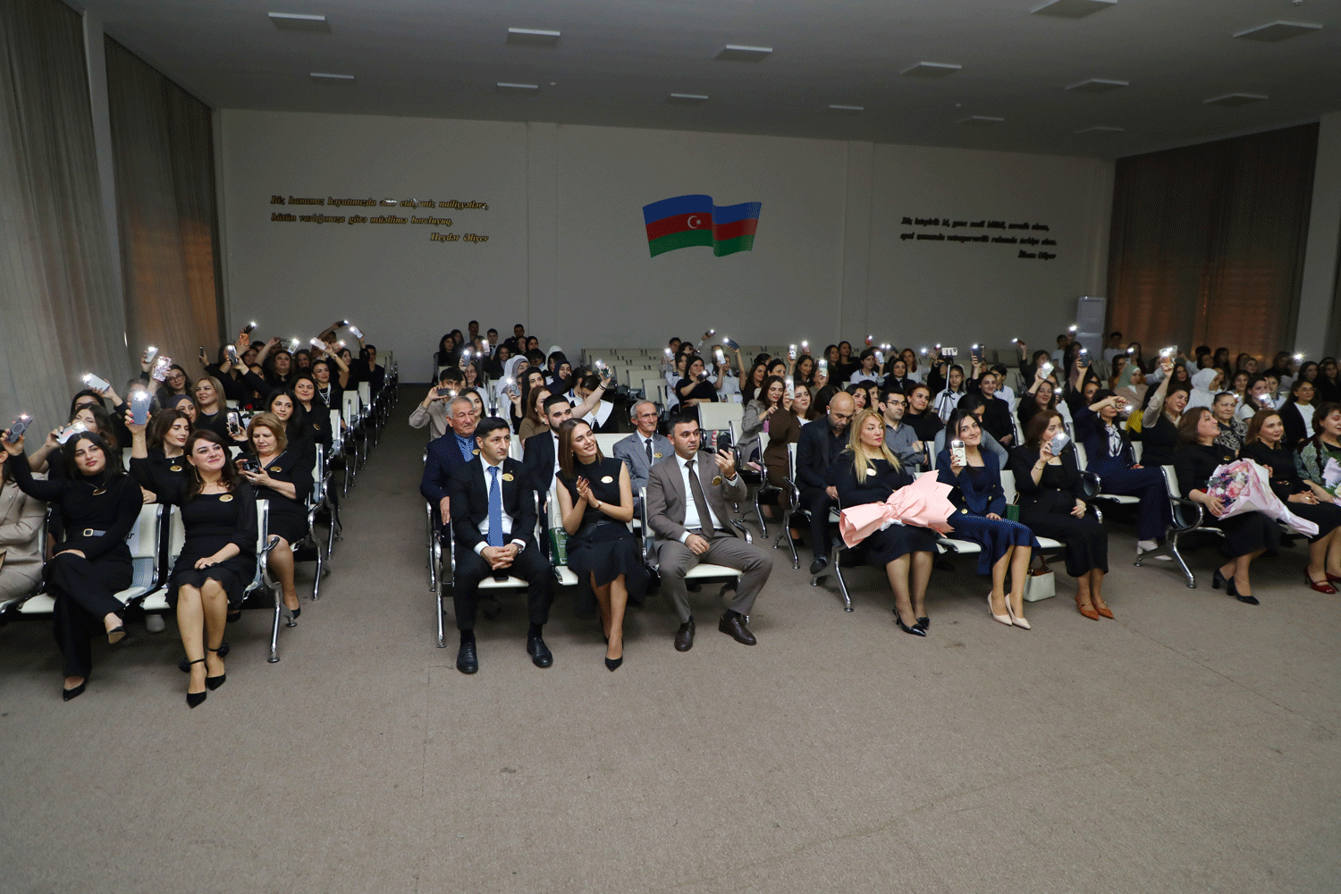 Paytaxt məktəblərində Bəxtiyar Vahabzadənin yubileyi qeyd olunub