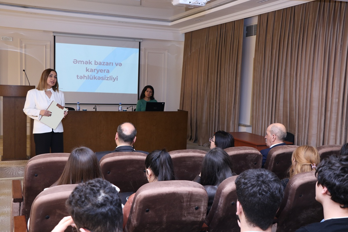 AzMİU-da “Əmək bazarı üçün XXI əsr bacarıqları” mövzusunda təlim keçirilib