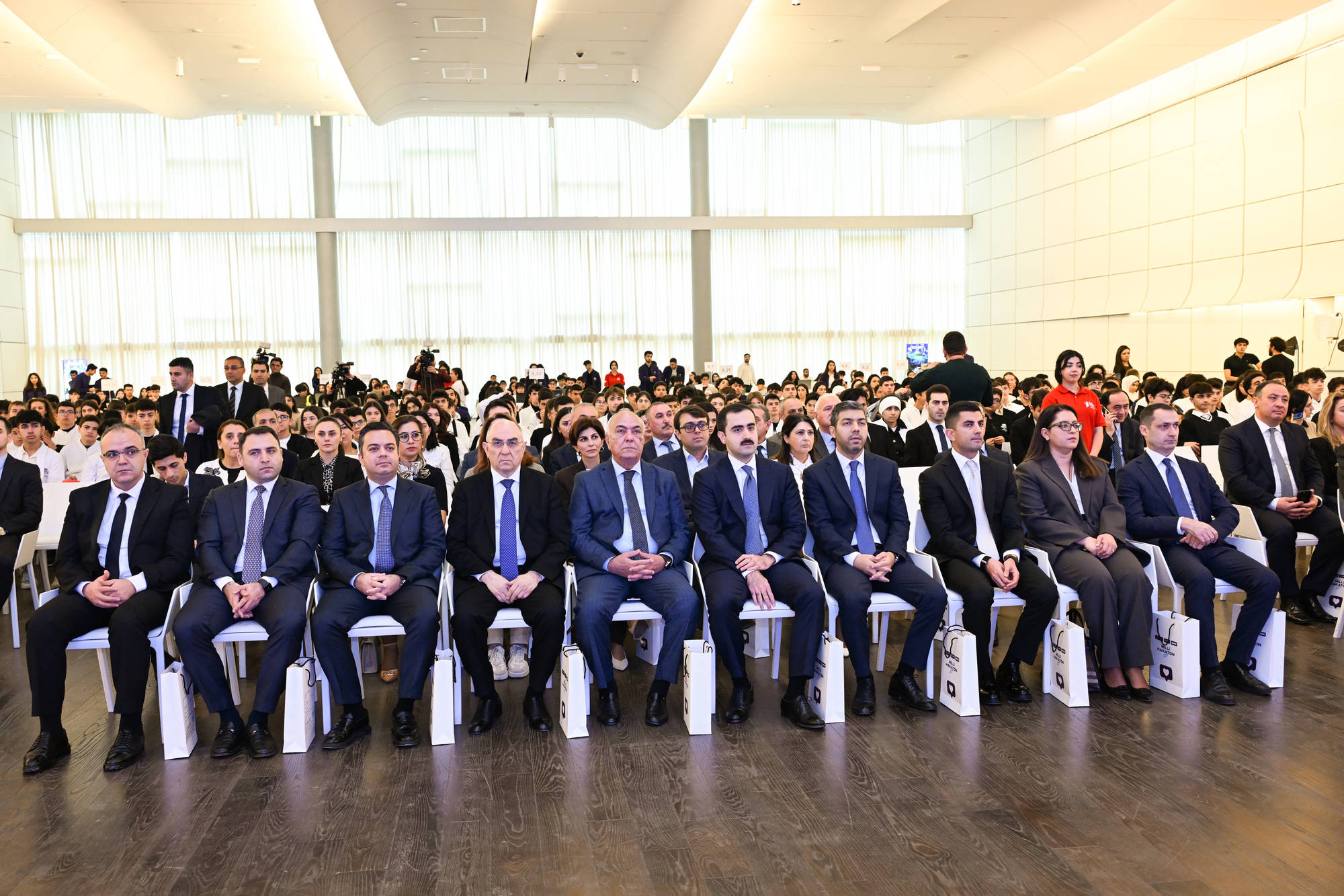 Məktəblilərarası Milli Hakaton – 2025-in qalibləri mükafatlandırılıblar