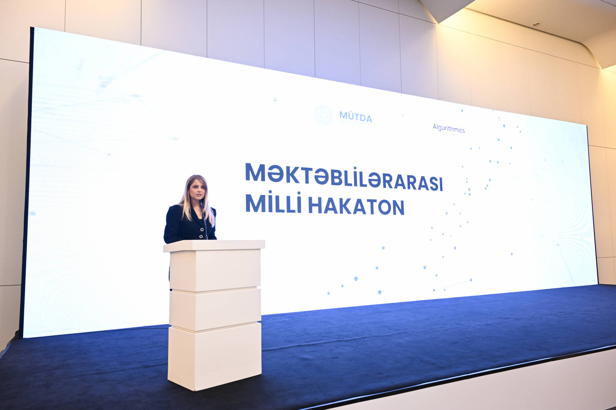 Məktəblilərarası Milli Hakaton – 2025-in qalibləri mükafatlandırılıblar