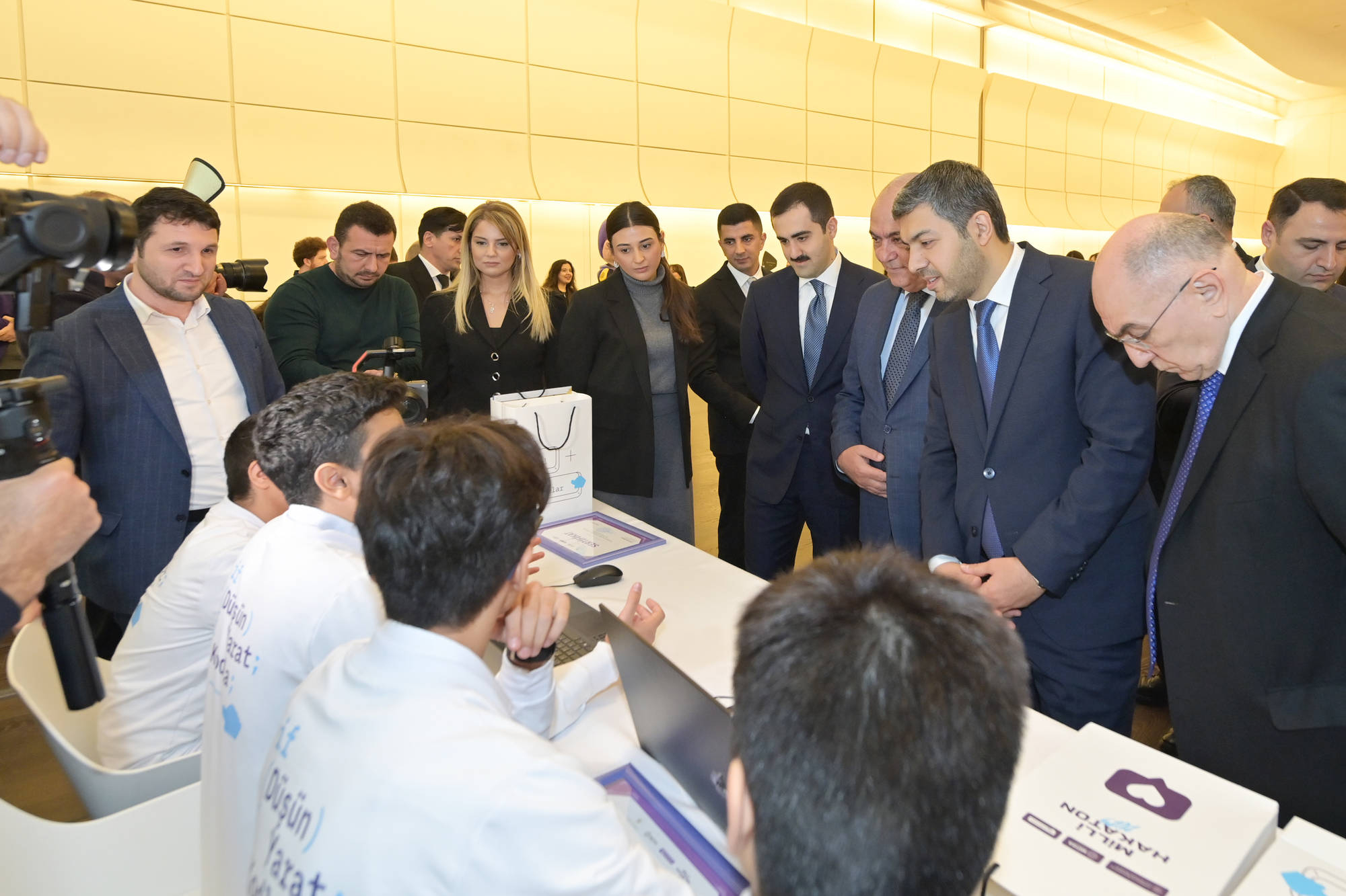 Məktəblilərarası Milli Hakaton – 2025-in qalibləri mükafatlandırılıblar