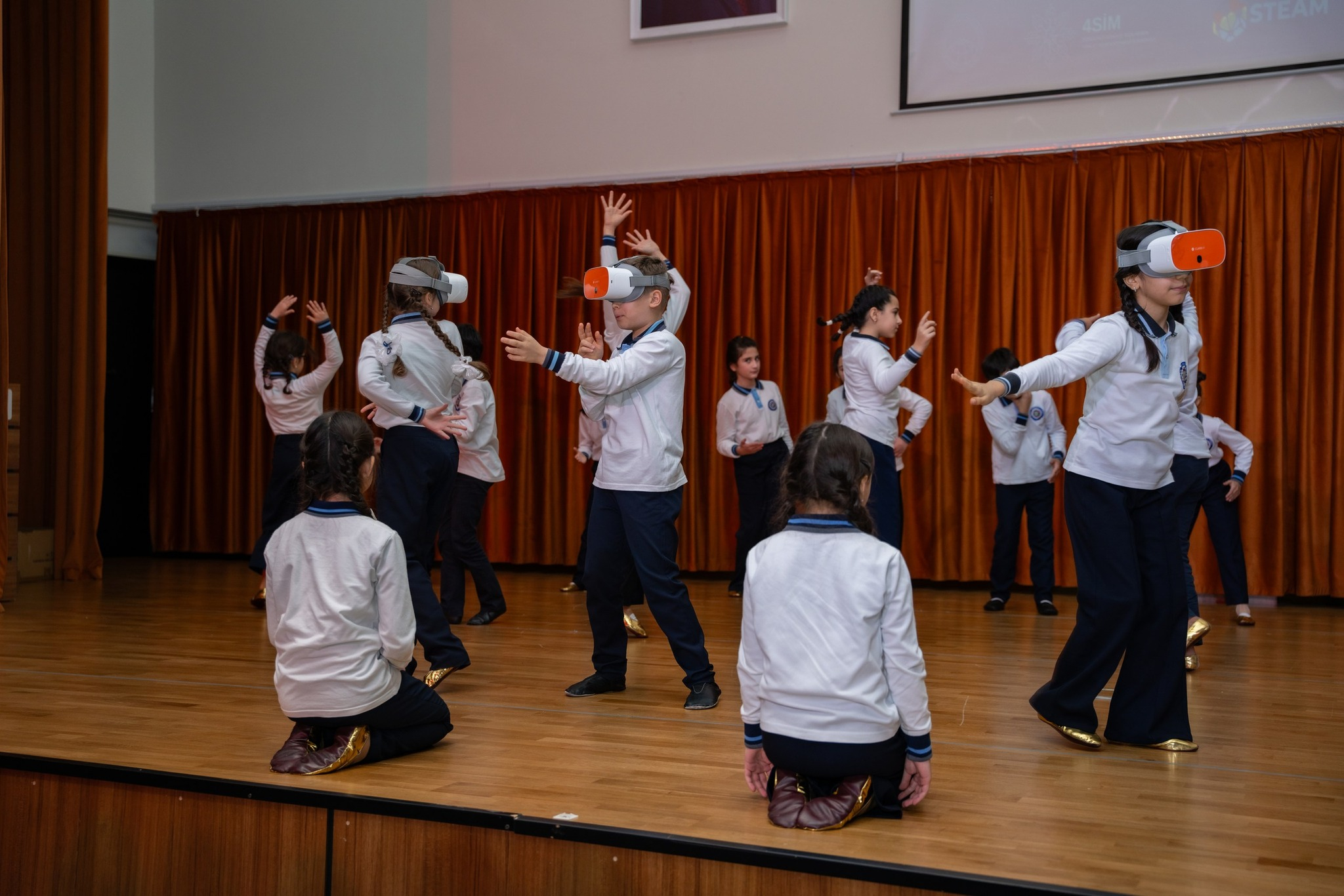 Bakı Avropa Liseyində “Sİ Laboratoriyası: Sİ tədqiq edək” layihəsinə start verilib