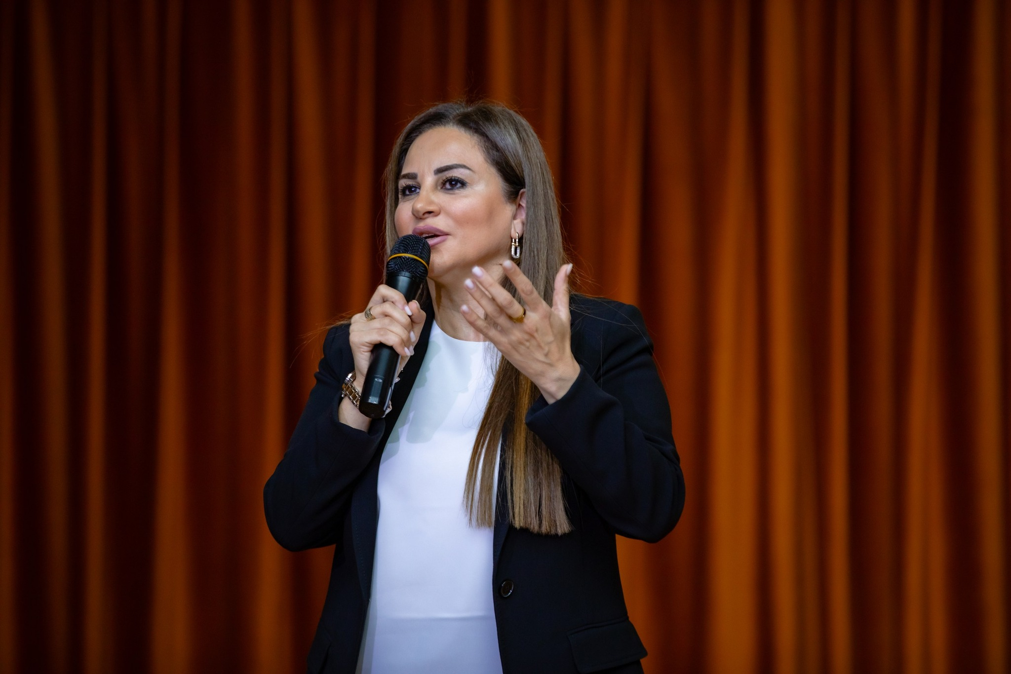 Bakı Avropa Liseyində “Sİ Laboratoriyası: Sİ tədqiq edək” layihəsinə start verilib