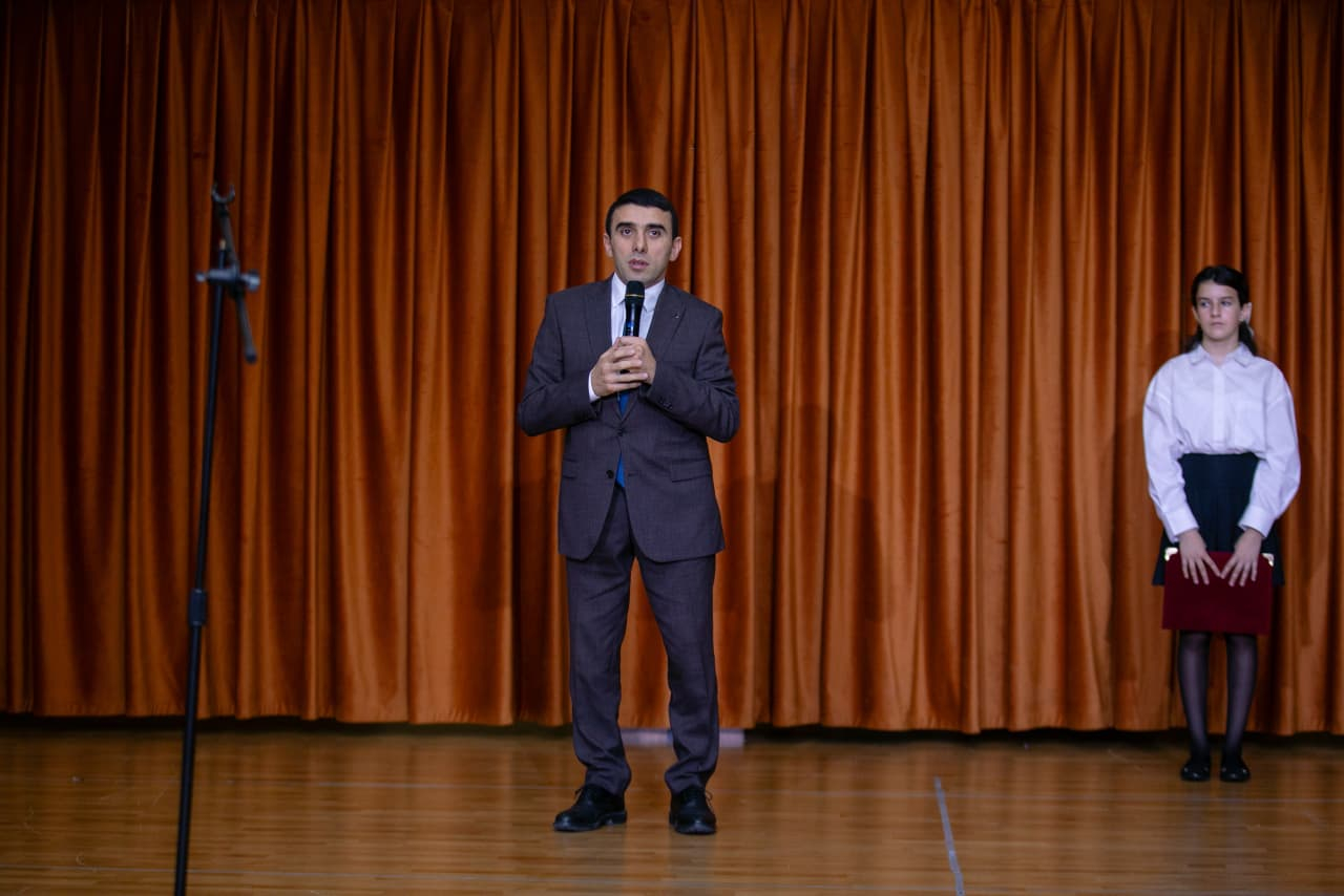 Bakı Avropa Liseyində “Sİ Laboratoriyası: Sİ tədqiq edək” layihəsinə start verilib