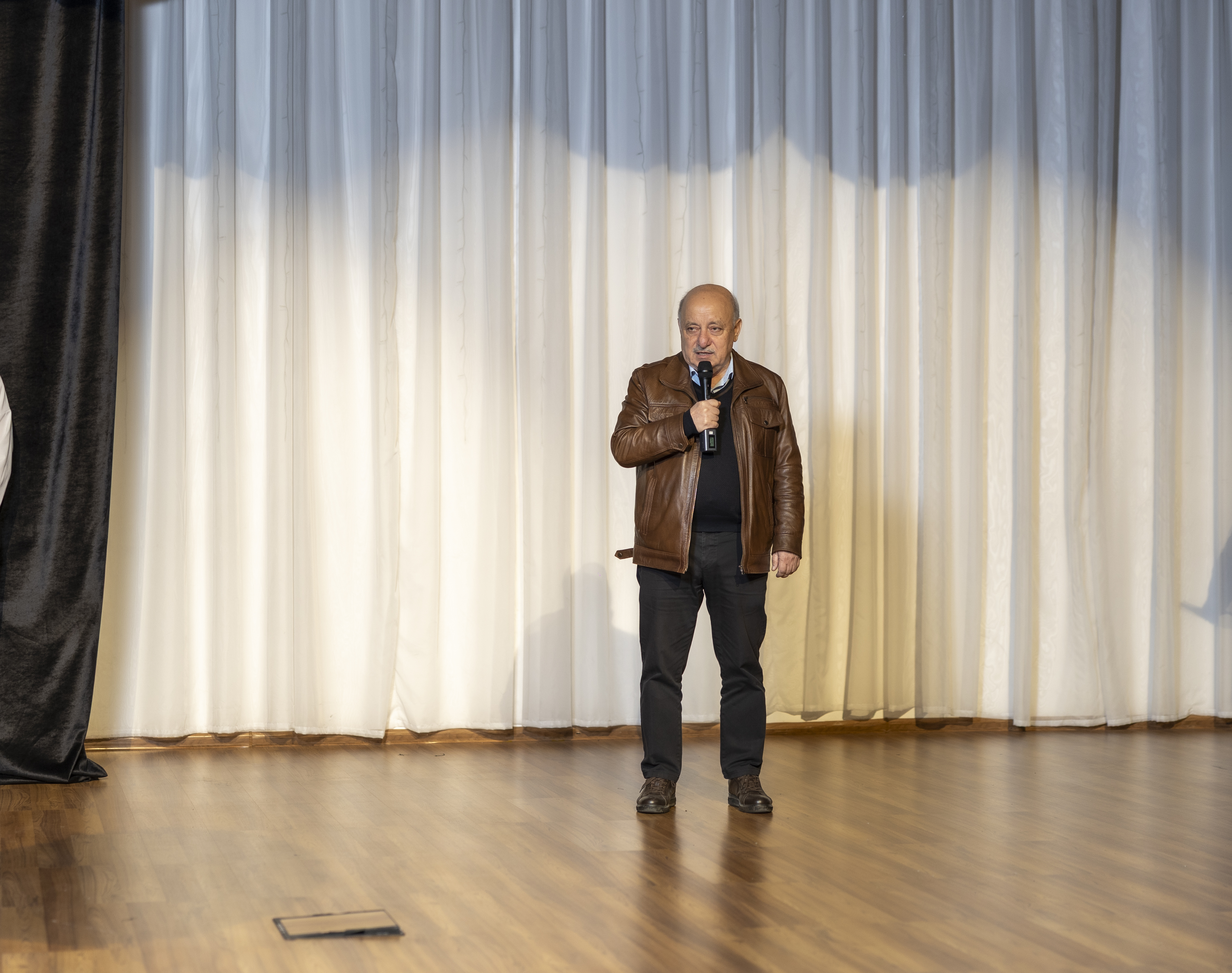 Beynəlxalq yarışların ölkə mərhələsində uğur qazanan şagirdləri mükafatlandırıldı