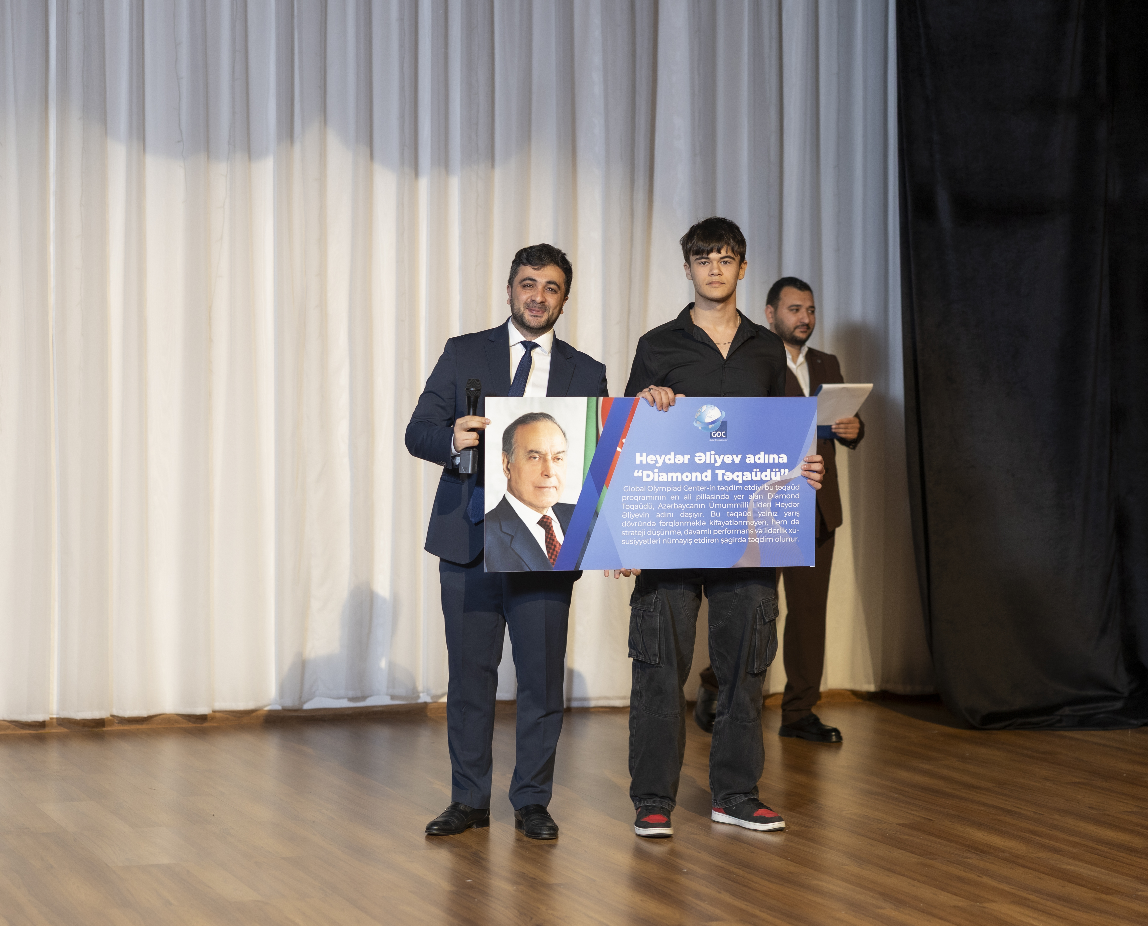 Beynəlxalq yarışların ölkə mərhələsində uğur qazanan şagirdləri mükafatlandırıldı