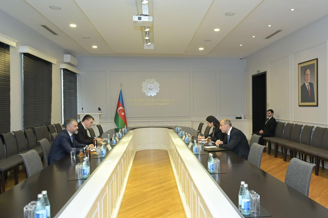 Elm və təhsil naziri Albaniyanın səfiri ilə görüşüb