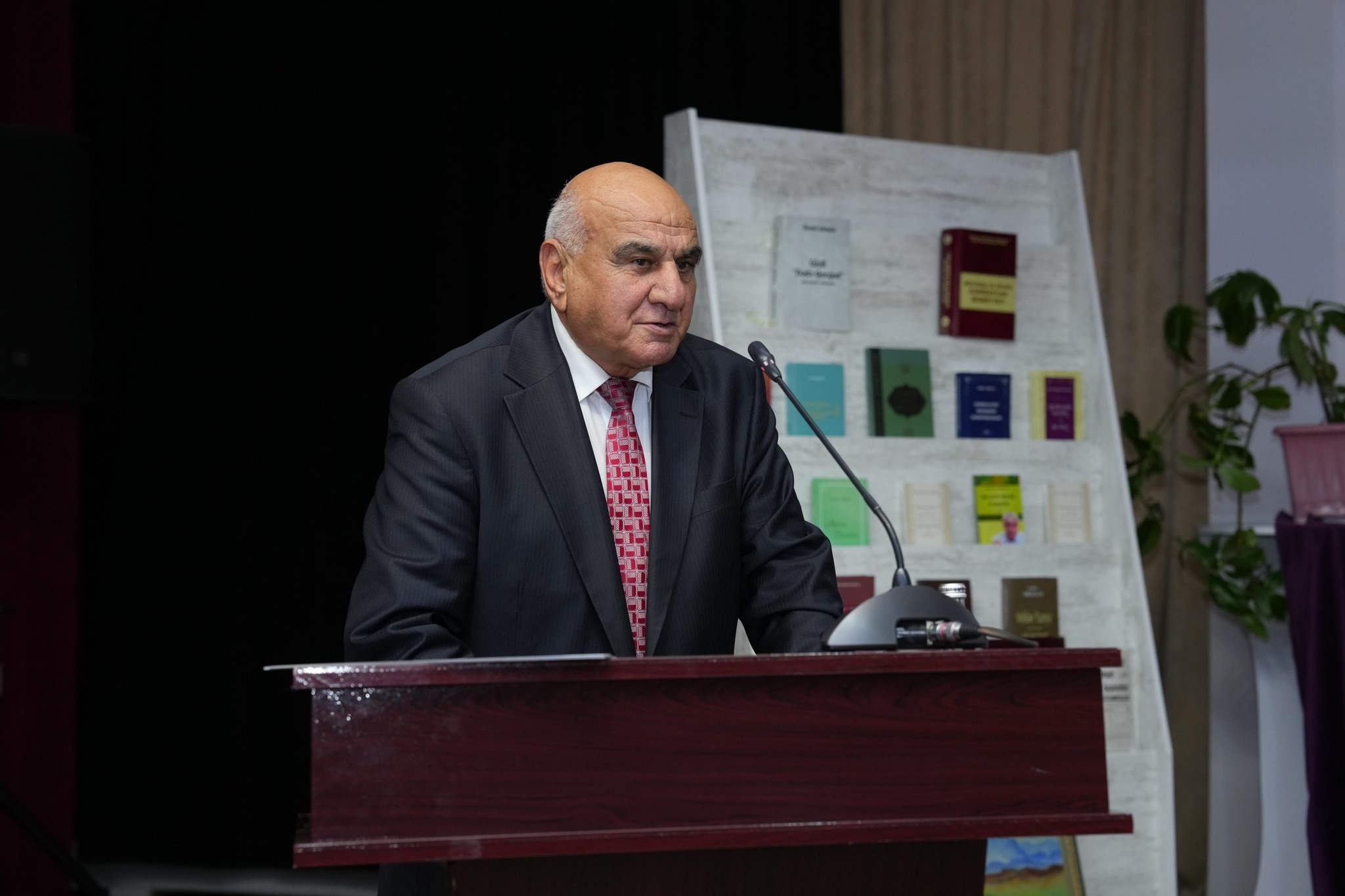 NDU-da Kamal Abdullanın 75 illik yubileyi qeyd olunub