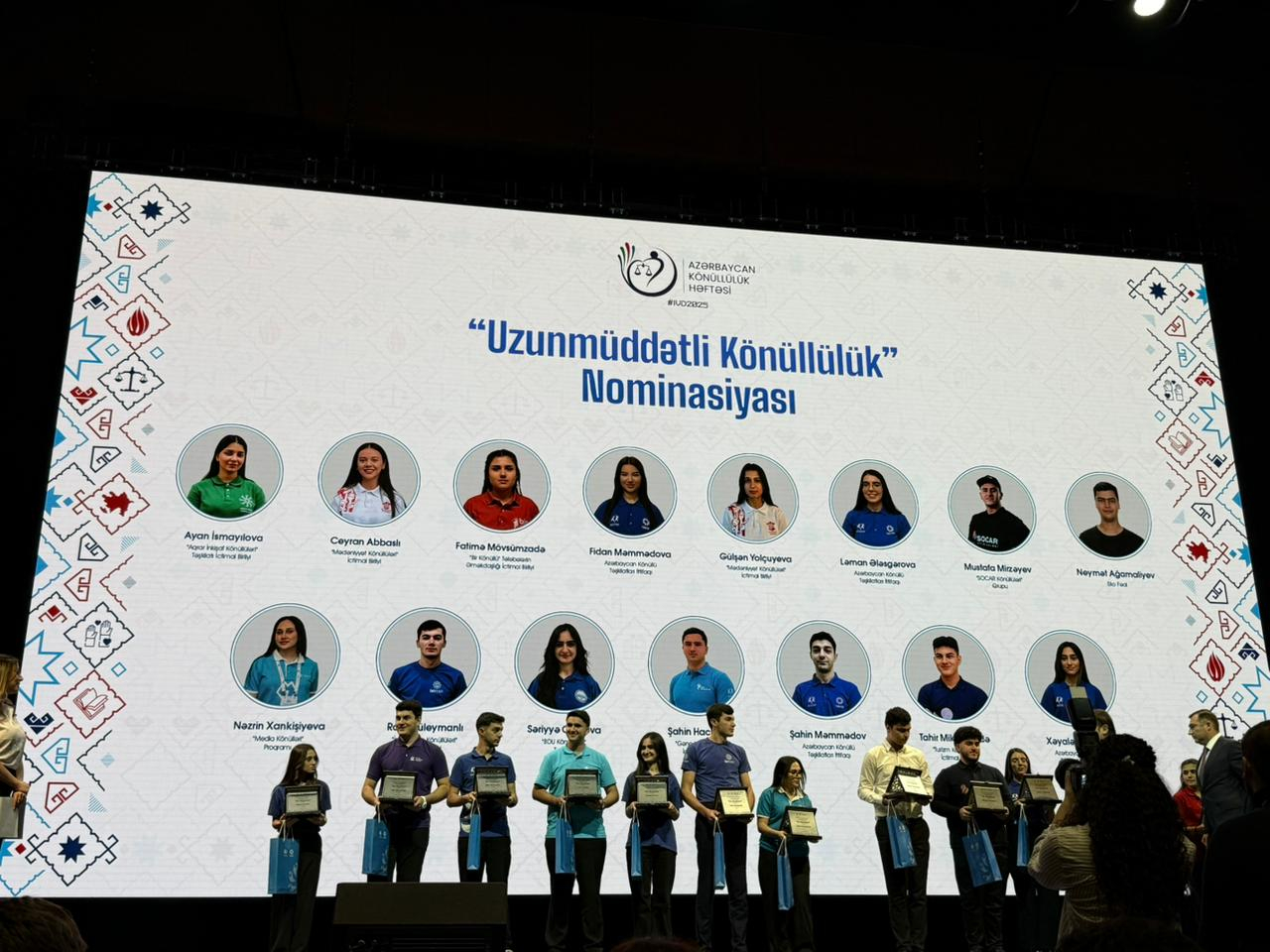 Könüllülər “İlin Könüllüsü” mükafatı ilə təltif ediliblər