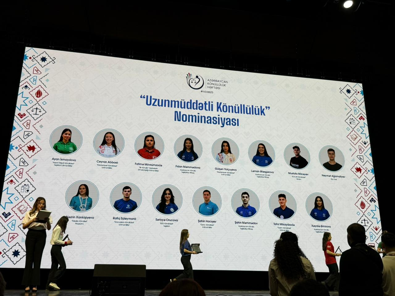 Könüllülər “İlin Könüllüsü” mükafatı ilə təltif ediliblər