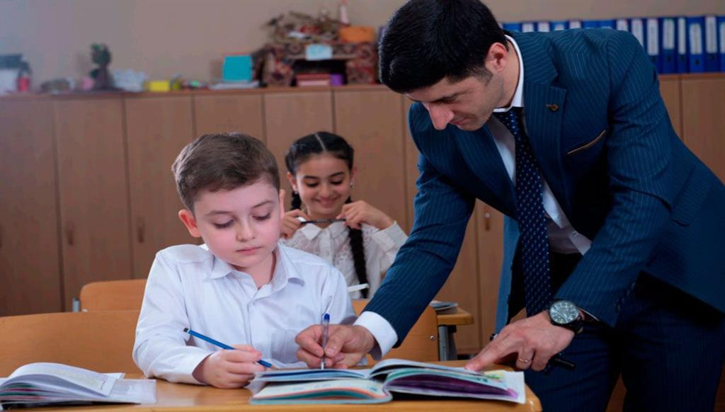 Kişilər niyə müəllim olmaq istəmirlər? 