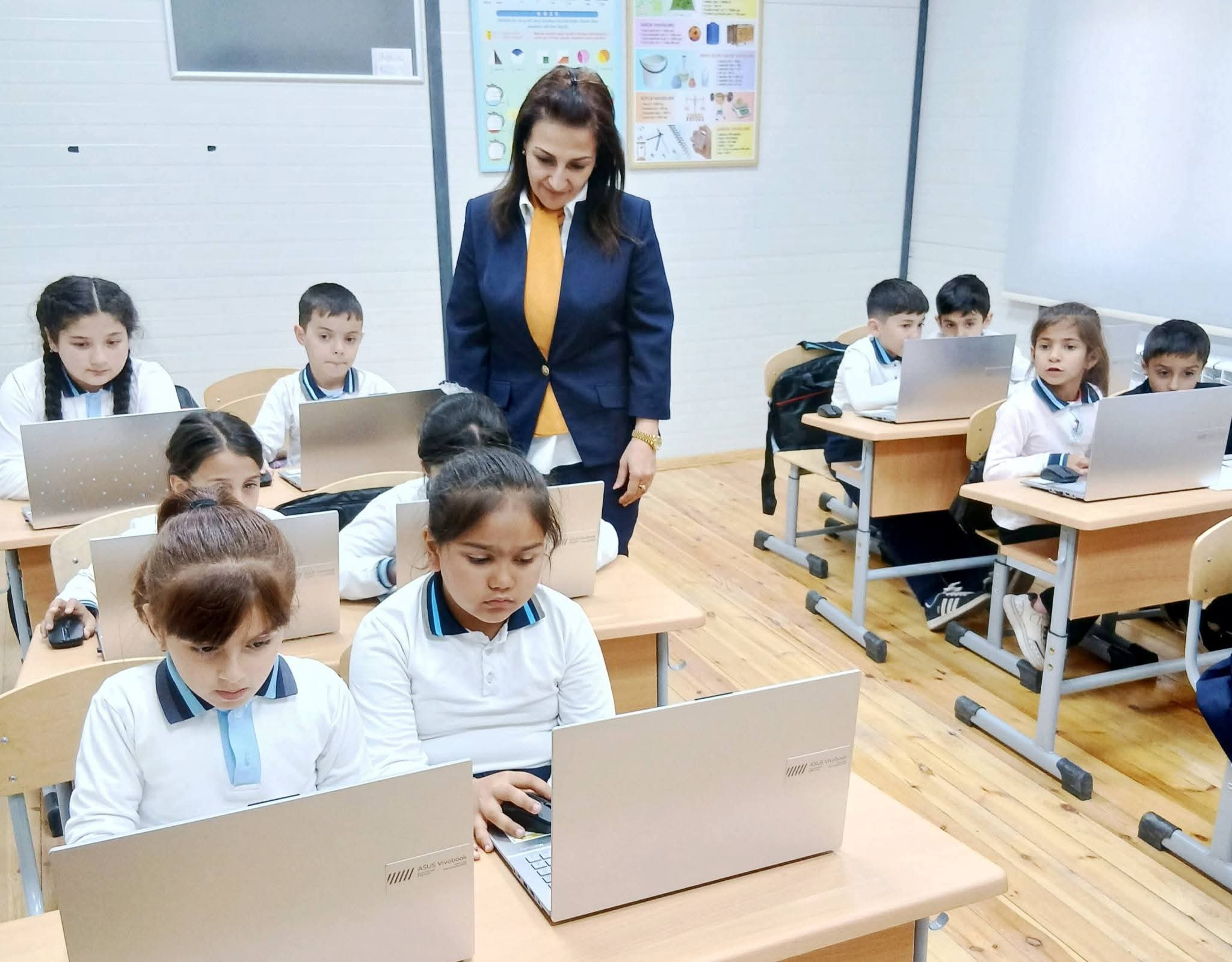 Kəlbəcərdəki ilk məktəbin bütün şagirdləri kompüterlə təmin olunub