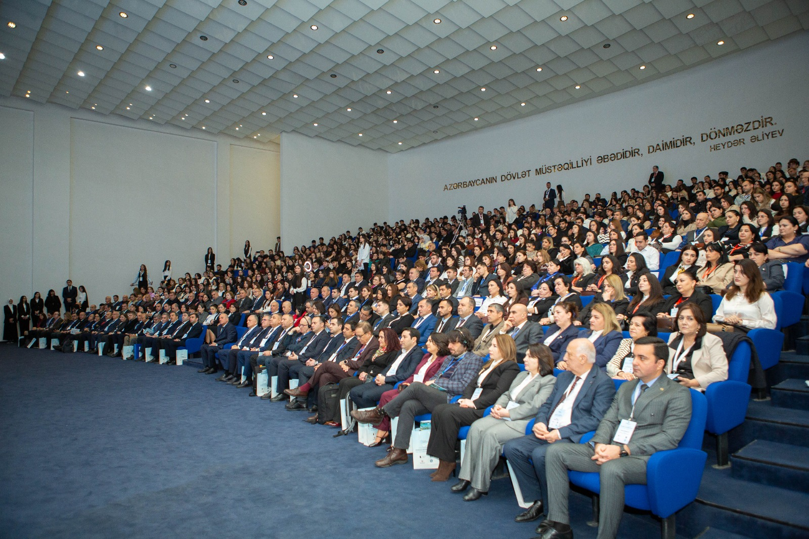 “Davamlı İnkişaf Strategiyası: Qlobal trendlər, milli təcrübələr və yeni hədəflər” adlı III Beynəlxalq Konfrans öz işinə başlayıb