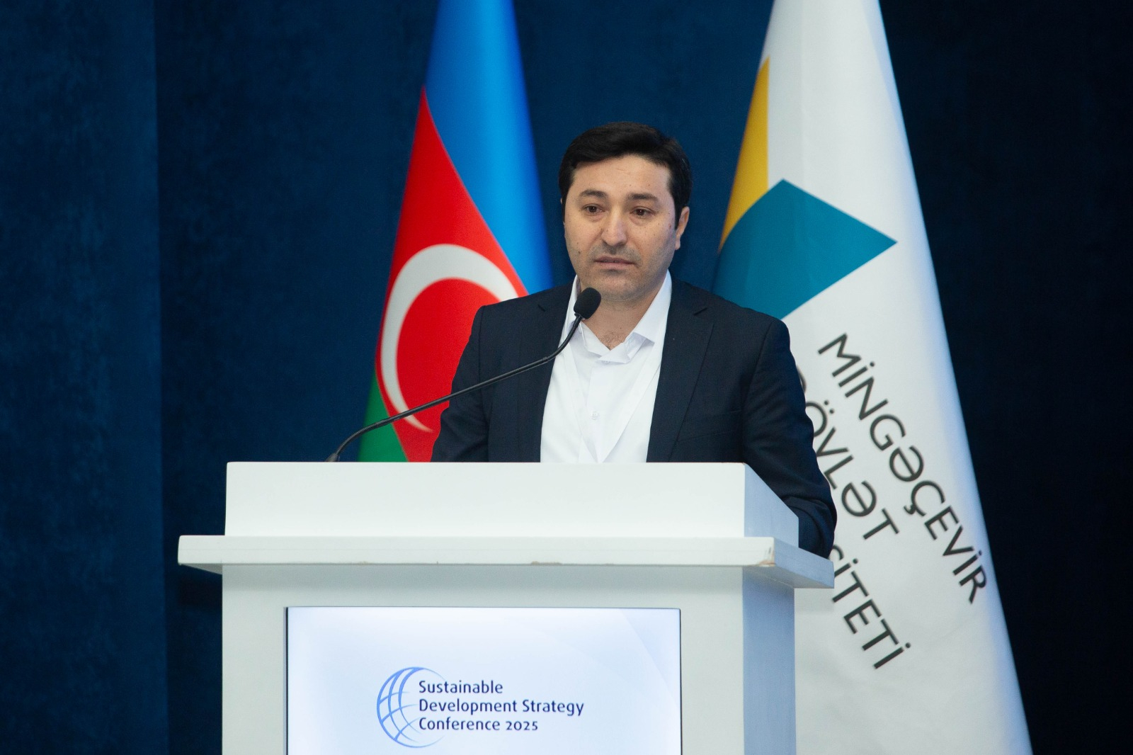 “Davamlı İnkişaf Strategiyası: Qlobal trendlər, milli təcrübələr və yeni hədəflər” adlı III Beynəlxalq Konfrans öz işinə başlayıb