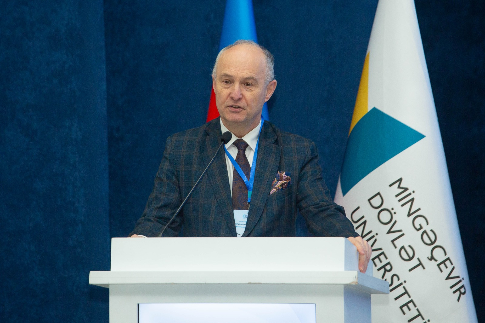 “Davamlı İnkişaf Strategiyası: Qlobal trendlər, milli təcrübələr və yeni hədəflər” adlı III Beynəlxalq Konfrans öz işinə başlayıb