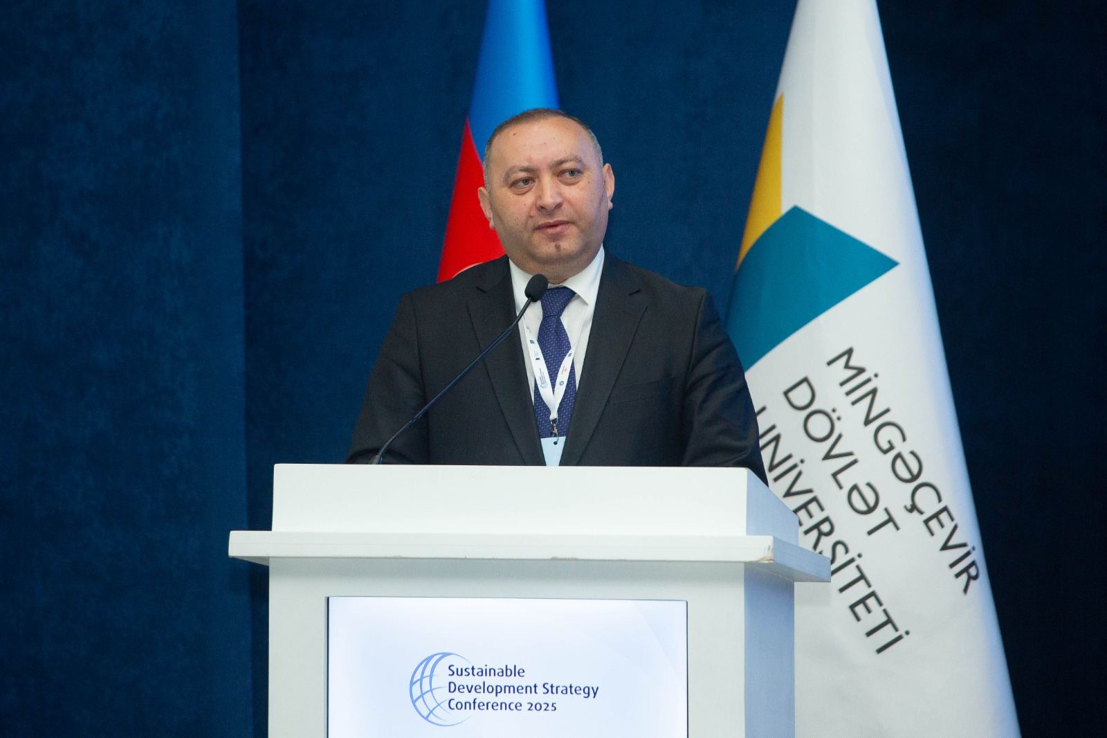 “Davamlı İnkişaf Strategiyası: Qlobal trendlər, milli təcrübələr və yeni hədəflər” adlı III Beynəlxalq Konfrans öz işinə başlayıb