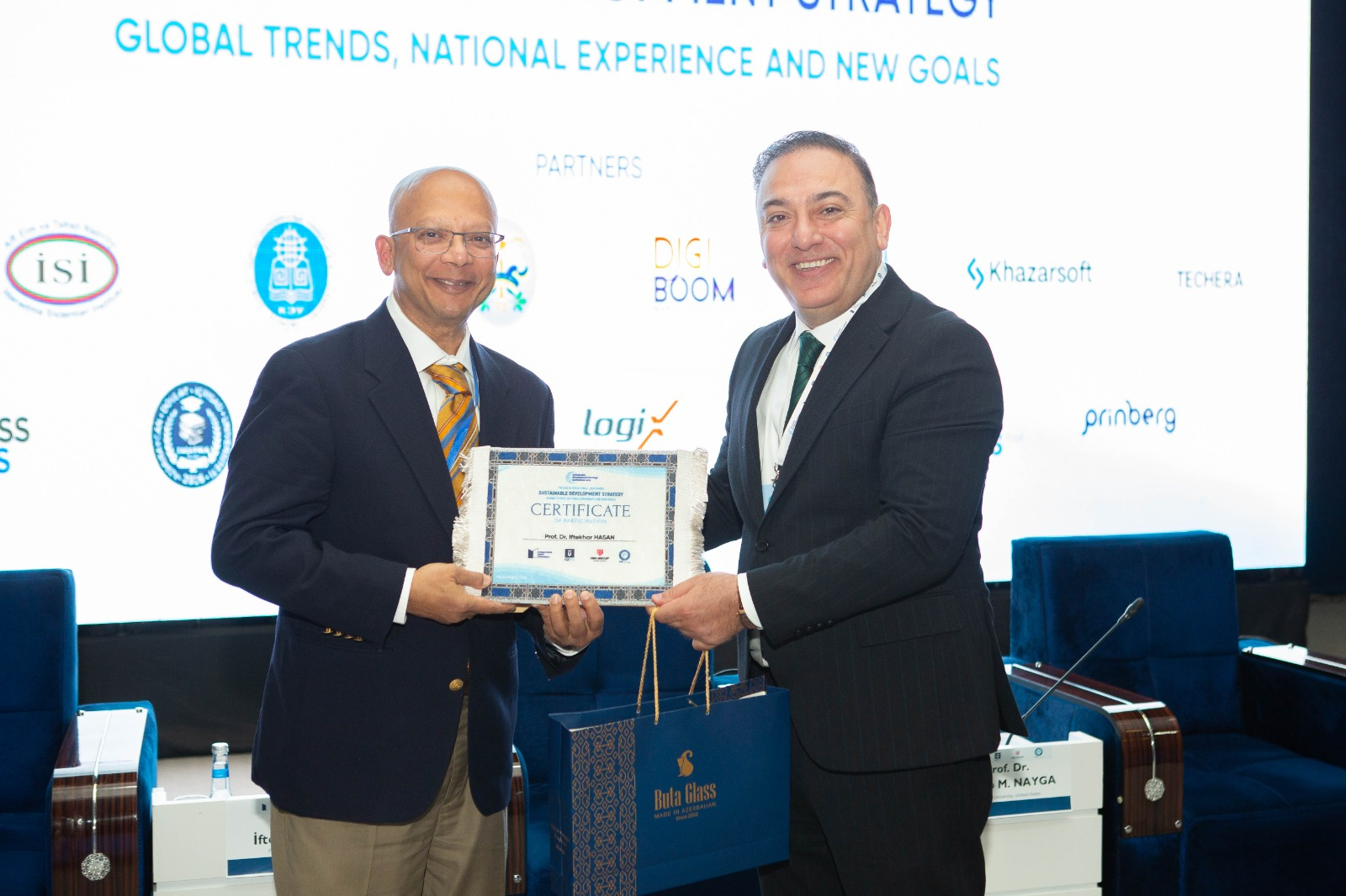 “Davamlı İnkişaf Strategiyası: Qlobal trendlər, milli təcrübələr və yeni hədəflər” adlı III Beynəlxalq Konfrans öz işinə başlayıb