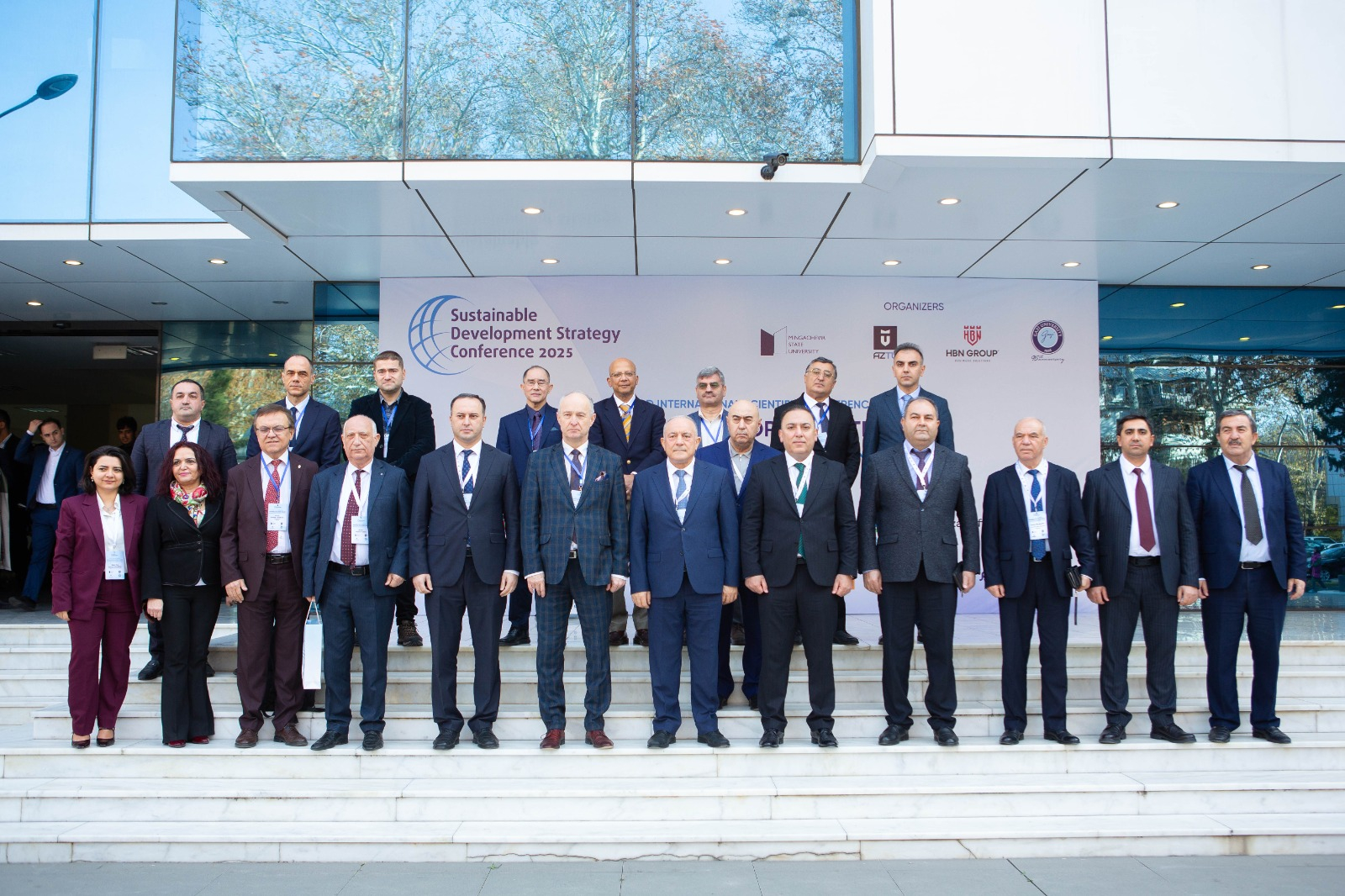 “Davamlı İnkişaf Strategiyası: Qlobal trendlər, milli təcrübələr və yeni hədəflər” adlı III Beynəlxalq Konfrans öz işinə başlayıb