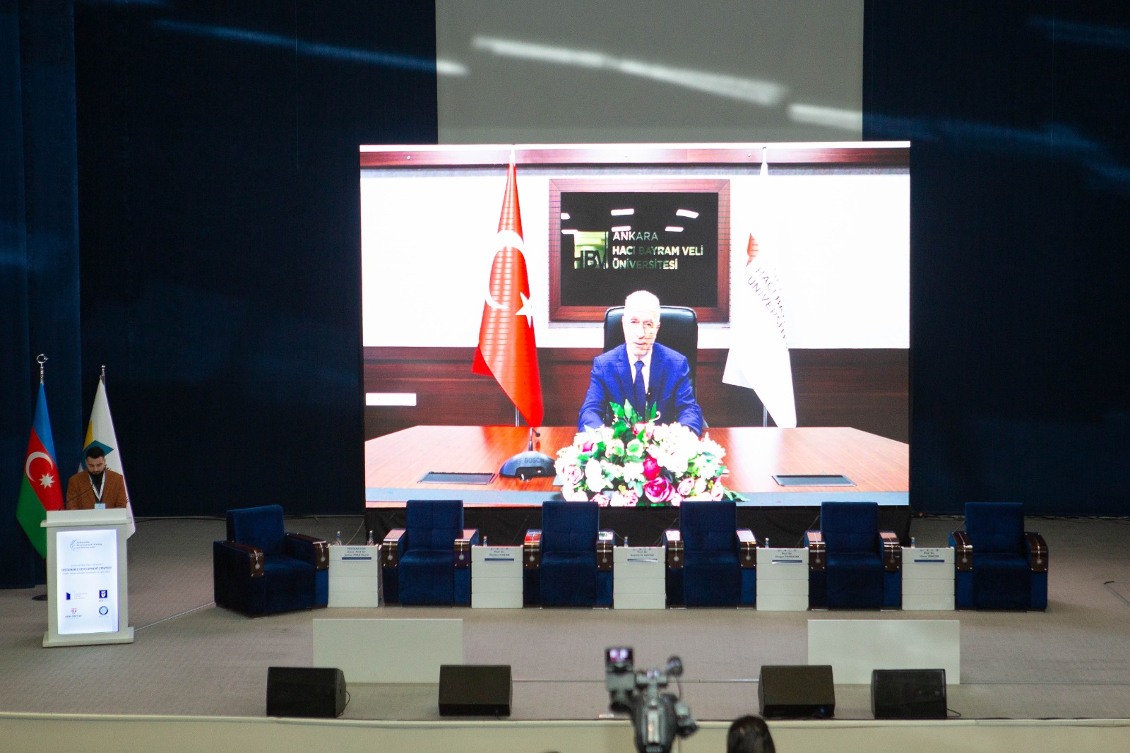 “Davamlı İnkişaf Strategiyası: Qlobal trendlər, milli təcrübələr və yeni hədəflər” adlı III Beynəlxalq Konfrans öz işinə başlayıb