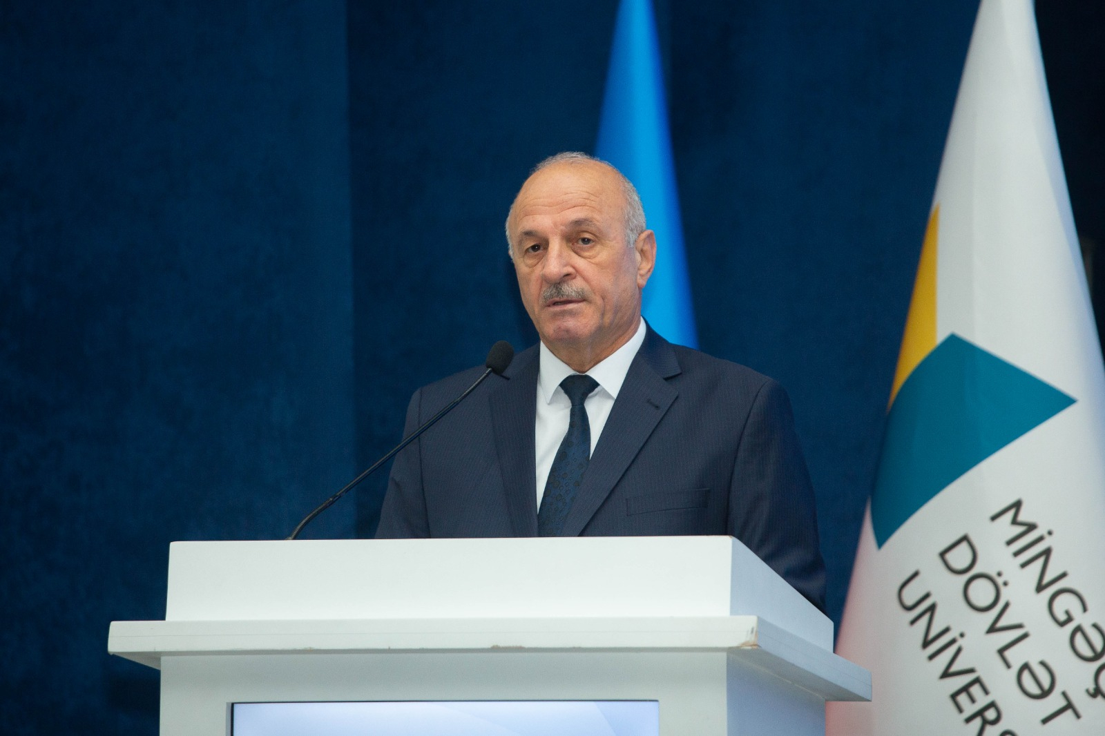 “Davamlı İnkişaf Strategiyası: Qlobal trendlər, milli təcrübələr və yeni hədəflər” adlı III Beynəlxalq Konfrans öz işinə başlayıb