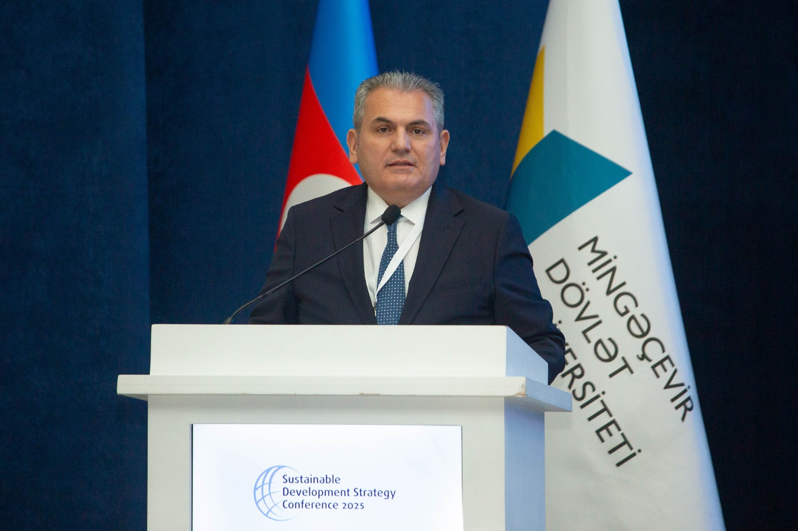 “Davamlı İnkişaf Strategiyası: Qlobal trendlər, milli təcrübələr və yeni hədəflər” adlı III Beynəlxalq Konfrans öz işinə başlayıb