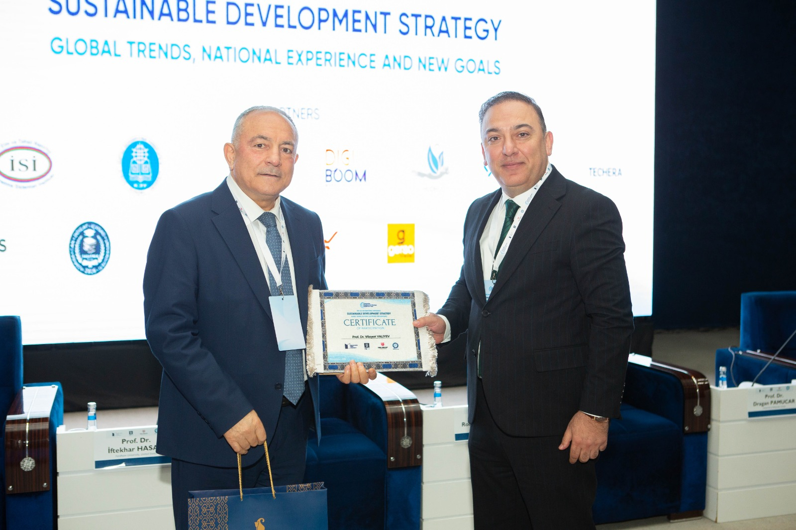 “Davamlı İnkişaf Strategiyası: Qlobal trendlər, milli təcrübələr və yeni hədəflər” adlı III Beynəlxalq Konfrans öz işinə başlayıb