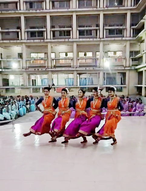 Leyla Əliyeva və Arzu Əliyeva Dəkkədə uşaq evini ziyarət ediblər