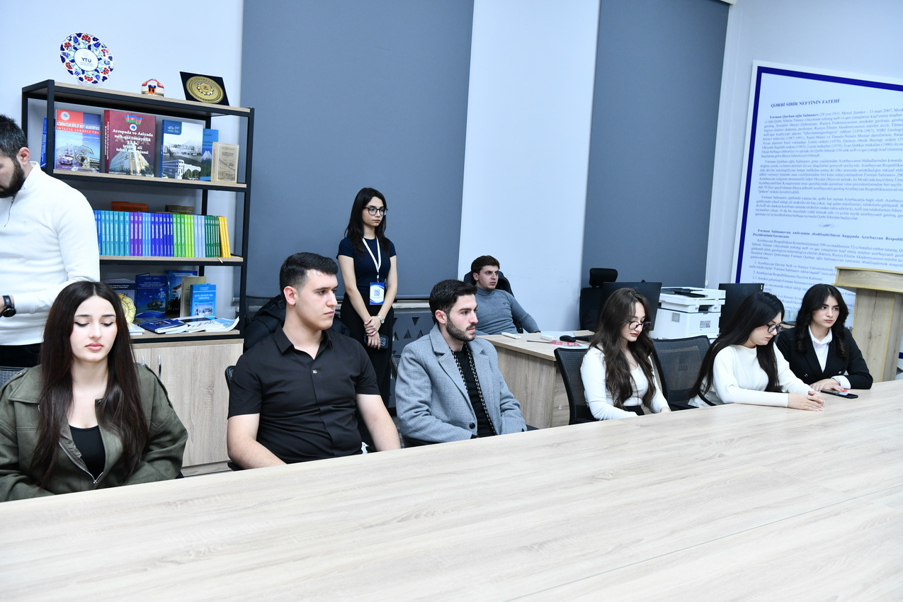 ADNSU-da Heydər Əliyevin anım gününə həsr olunmuş "dəyirmi masa" keçirilib