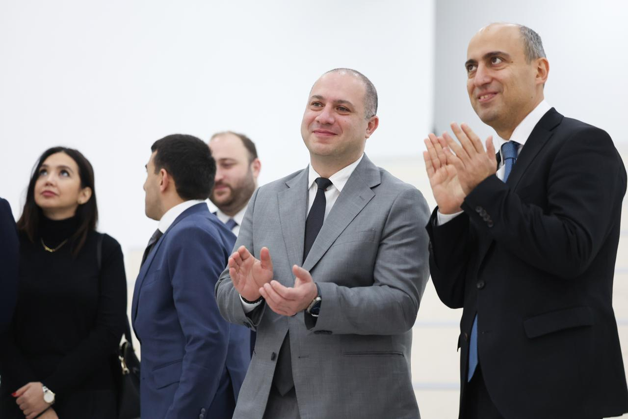 Emin Əmrullayev Gürcüstanda 53 nömrəli məktəbə səfər edib