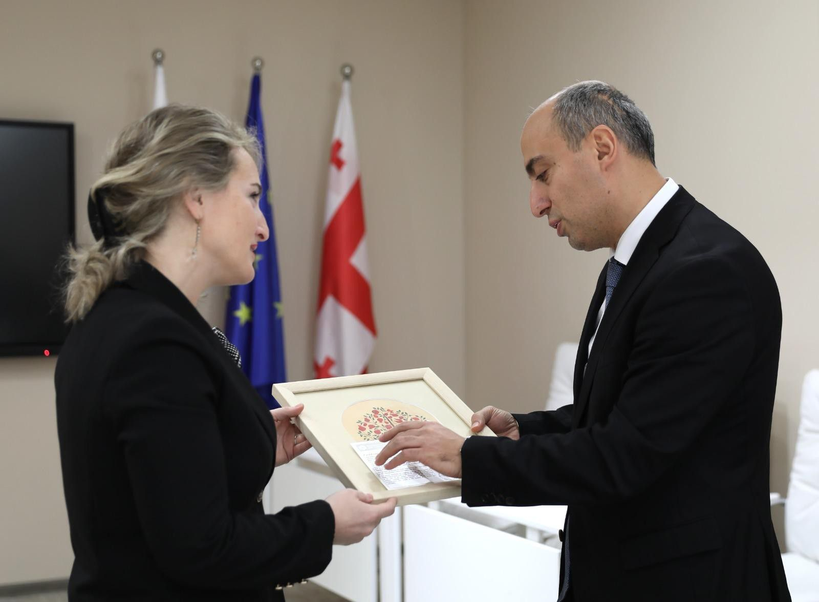 Elm və təhsil naziri Gürcüstan Parlamentinin Təhsil, elm və gənclərlə iş komitəsinin sədri ilə görüşüb