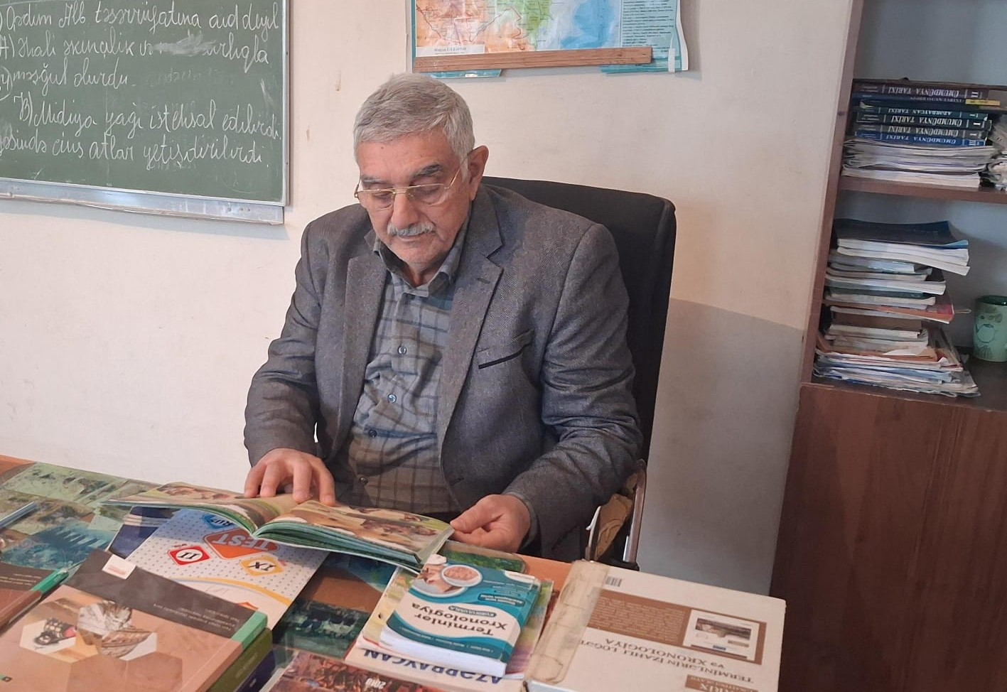 50 ilini məktəbə verən müəllim: Məhəmməd Qurbanlının pedaqoji yolu 