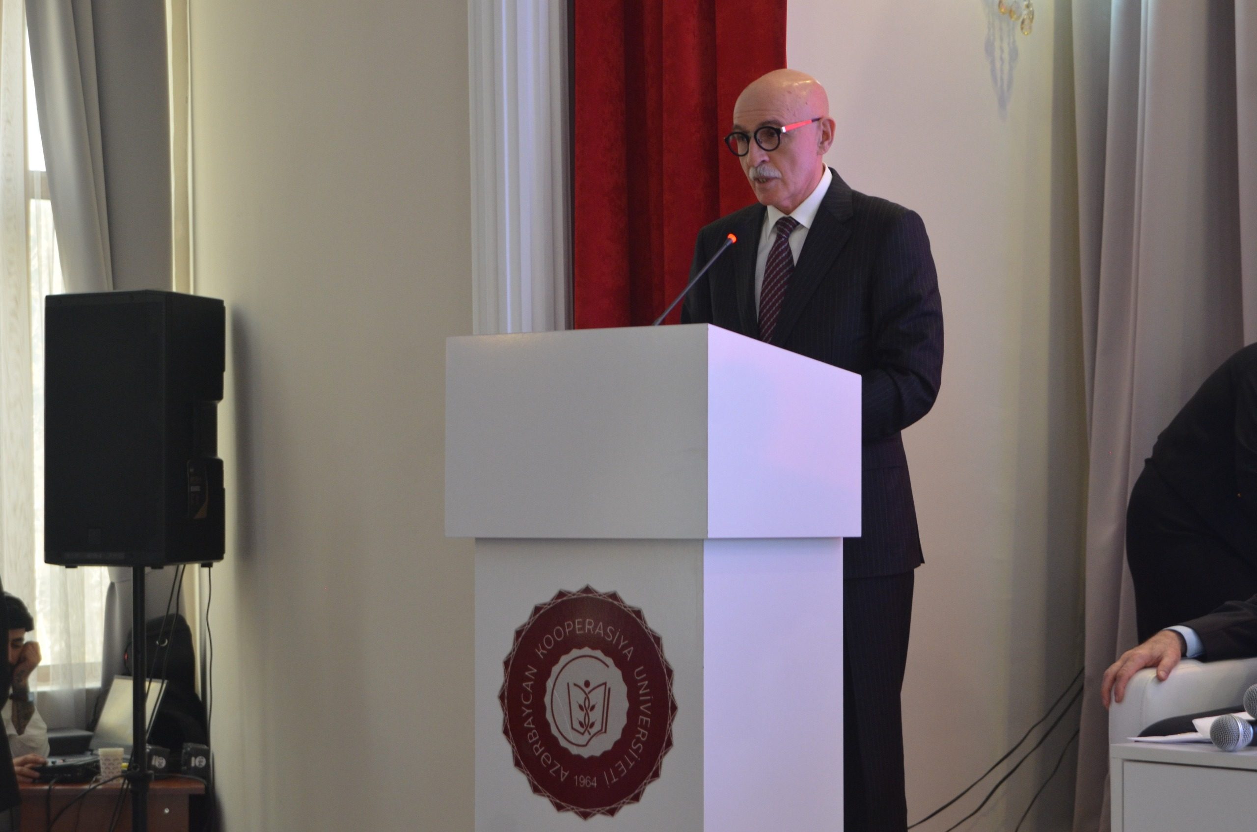 Azərbaycan Kooperasiya Universitetinin 60 illiyinə həsr edilən konfrans keçirilib