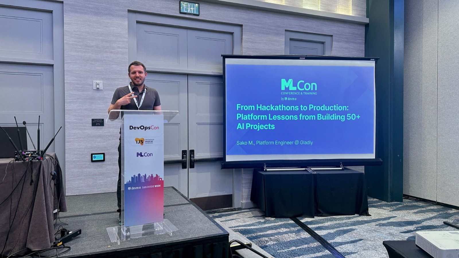 Uşaqlıqdan daşıdığım bütün dəyərləri hakatonda tapdım - “hakatonun əfsanəsi” ilə söhbət