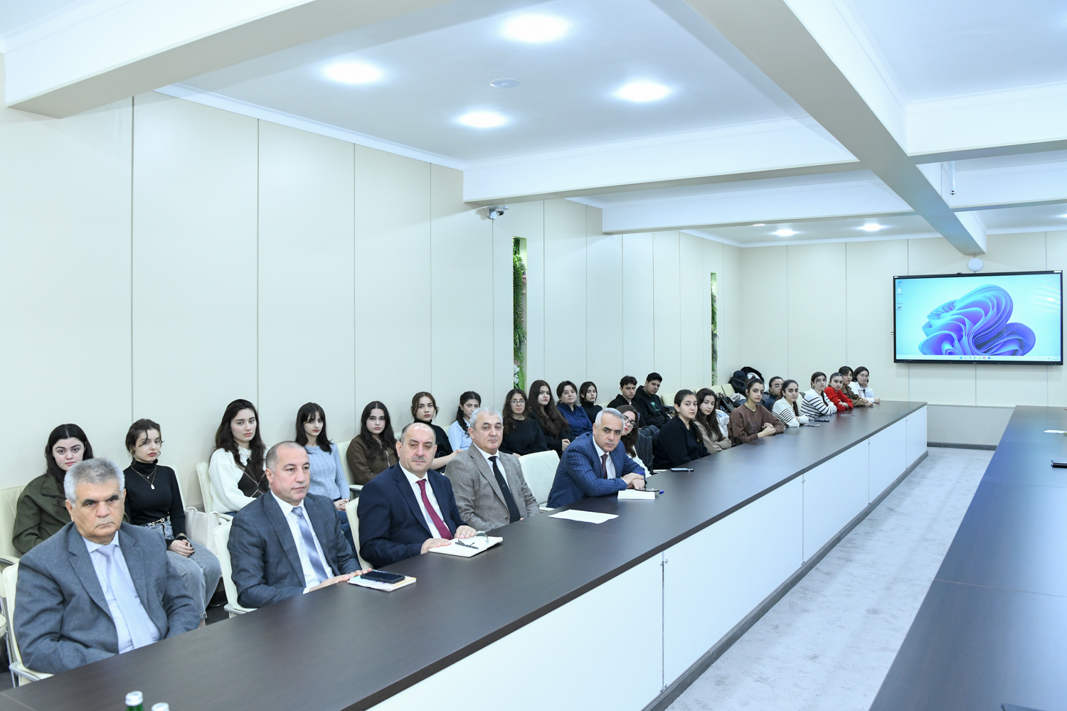 BMU-da dünyaşöhrətli alim Məsud Əfəndiyevlə görüş keçirilib