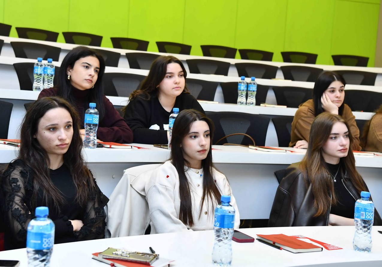 ADNSU-da qız tələbələr üçün təqaüd proqramı üzrə infosessiya keçirilib