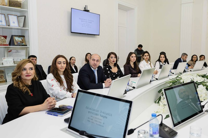 Kembric Universitetinin professoru UNEC-də gənc tədqiqatçılarla görüşüb