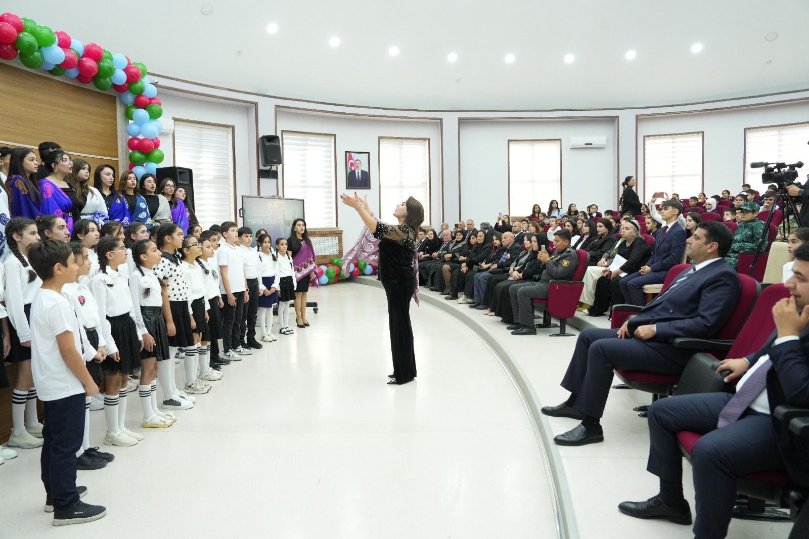 Səhnəyə çıxarmağa qorxduğu mahnı ona böyük uğur gətirdi