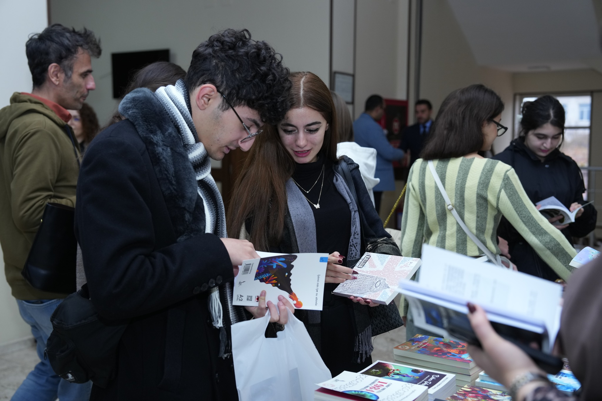 Naxçıvan Dövlət Universitetində kitab sərgisi keçirilib