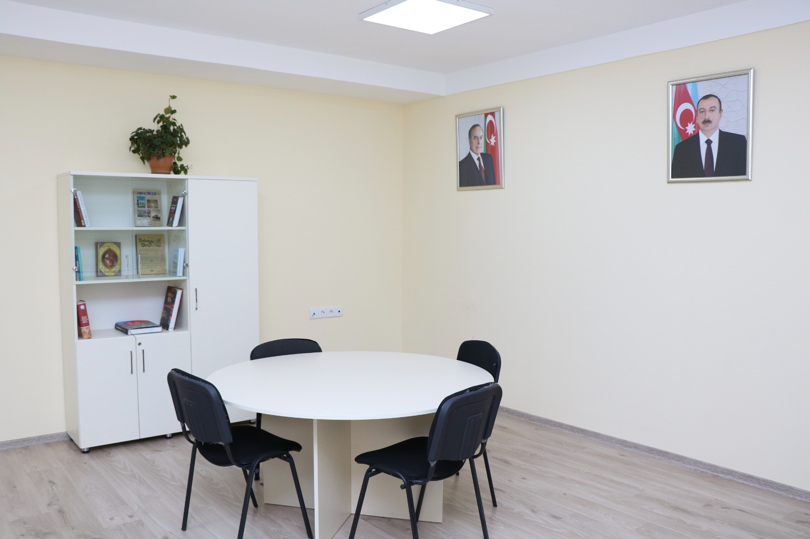 AzMİU-da elektron kitabxananın yeni oxu zalı istifadəyə verilib