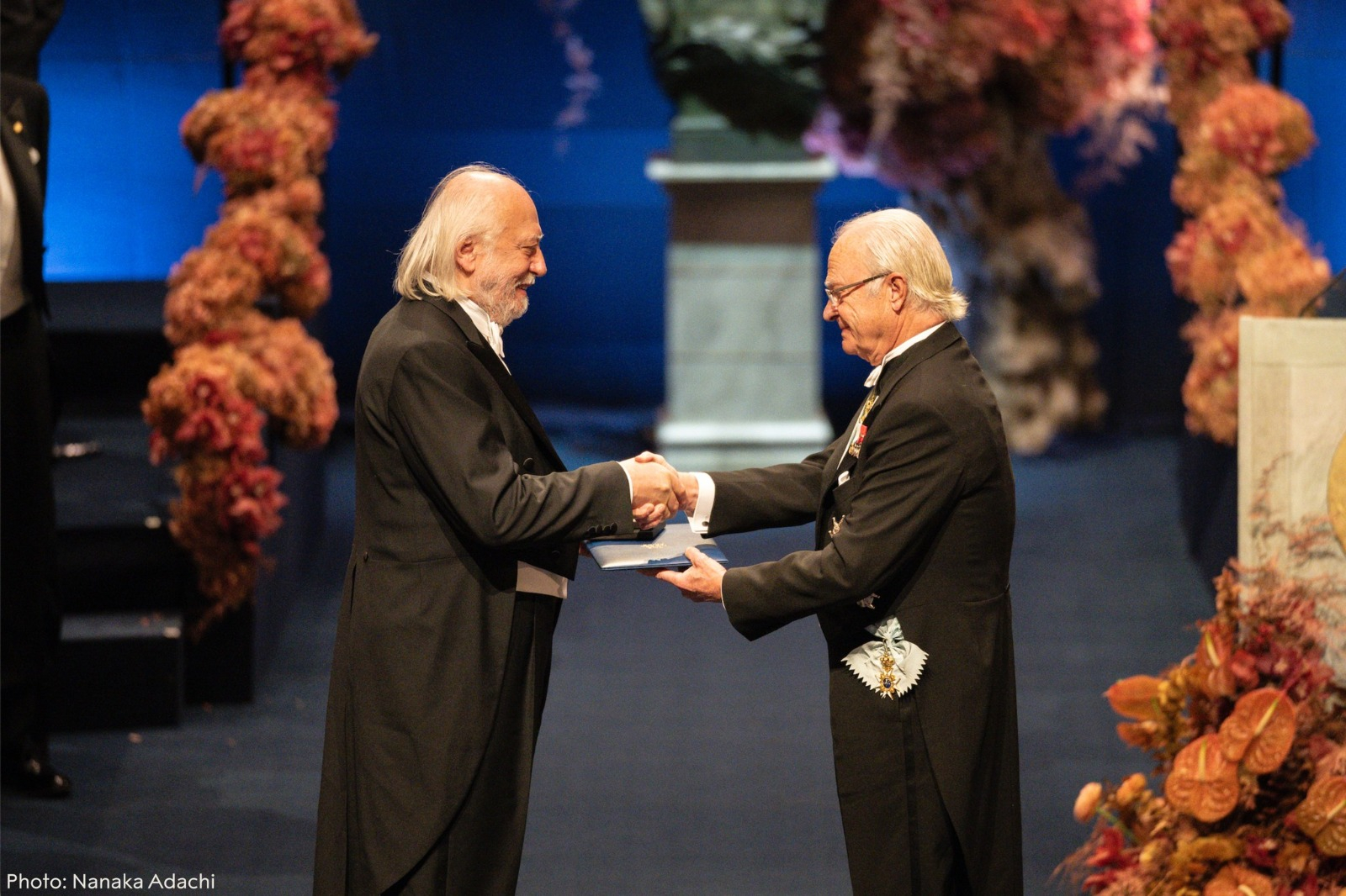 Builki Nobel laureatları nə qədər məbləğdə mükafat aldılar?