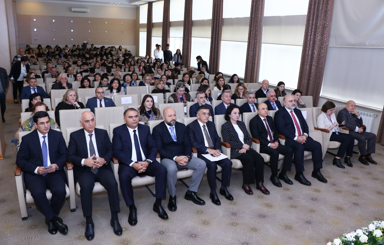 AzMİU-da “Azərbaycanda memarlıq təhsilinin dünəni, bu günü və gələcəyi” konfransı keçirilib