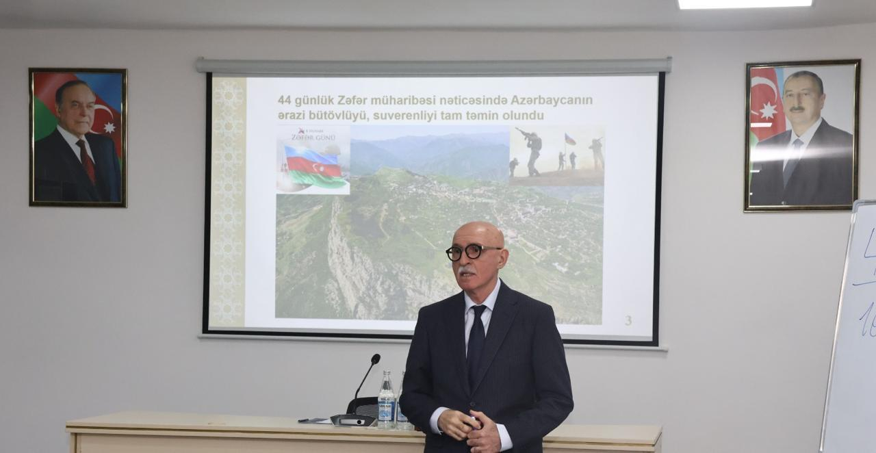 Nazir müavini BSU-nun tələbələri ilə görüşüb