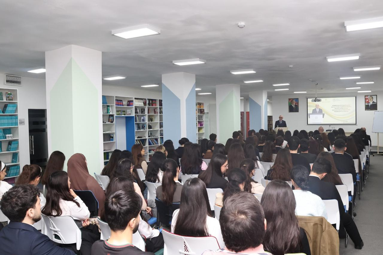 Nazir müavini BSU-nun tələbələri ilə görüşüb